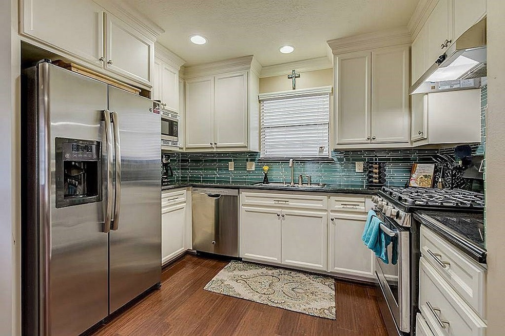 824 Yale St unit A, Houston, TX 77007 - photo 1