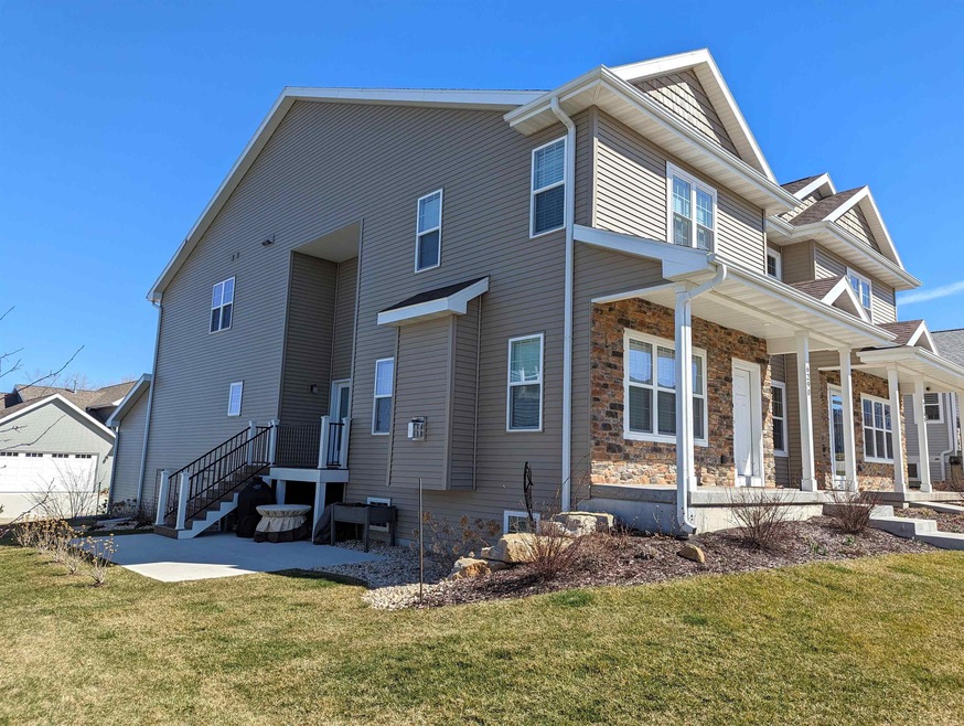 6290 Stone Gate Dr, Fitchburg, WI 53719 - photo 1