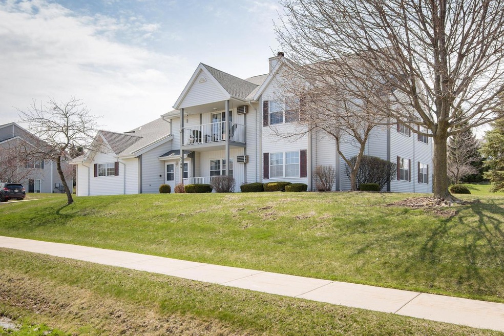 2106 Marie Ct 3 West Bend-007