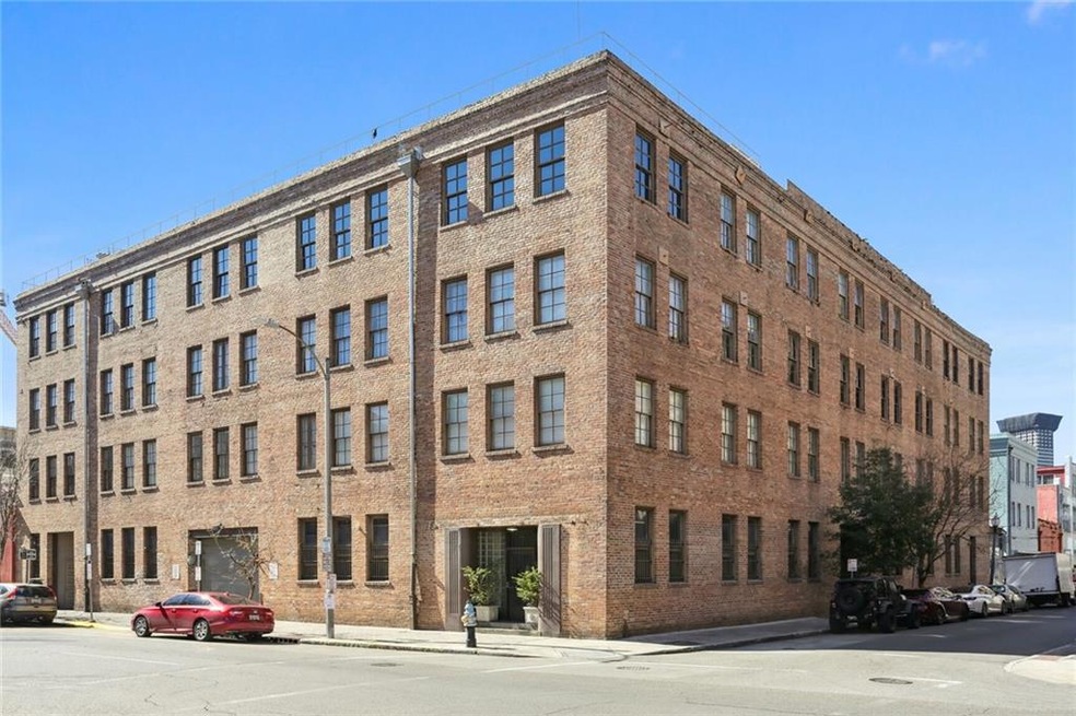 The Whitney Sloo Building