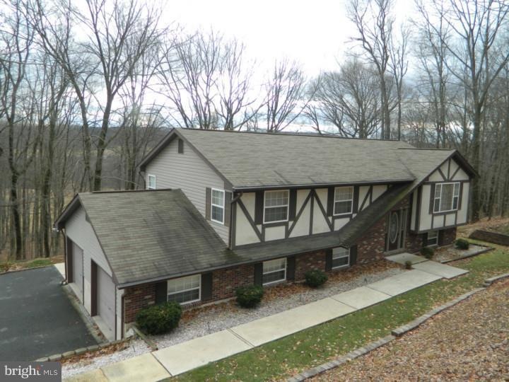 2006 Evergreen Dr, Tamaqua, PA 18252 - photo 1