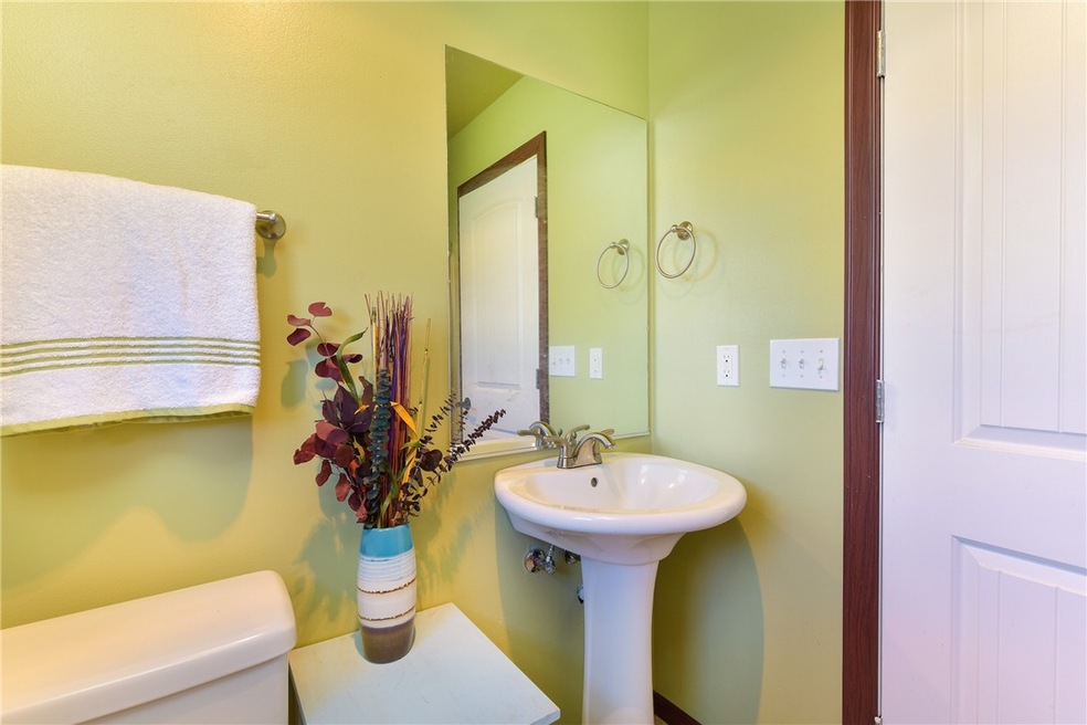 510 E 2nd St, Nooksack, WA 98247 - photo 1