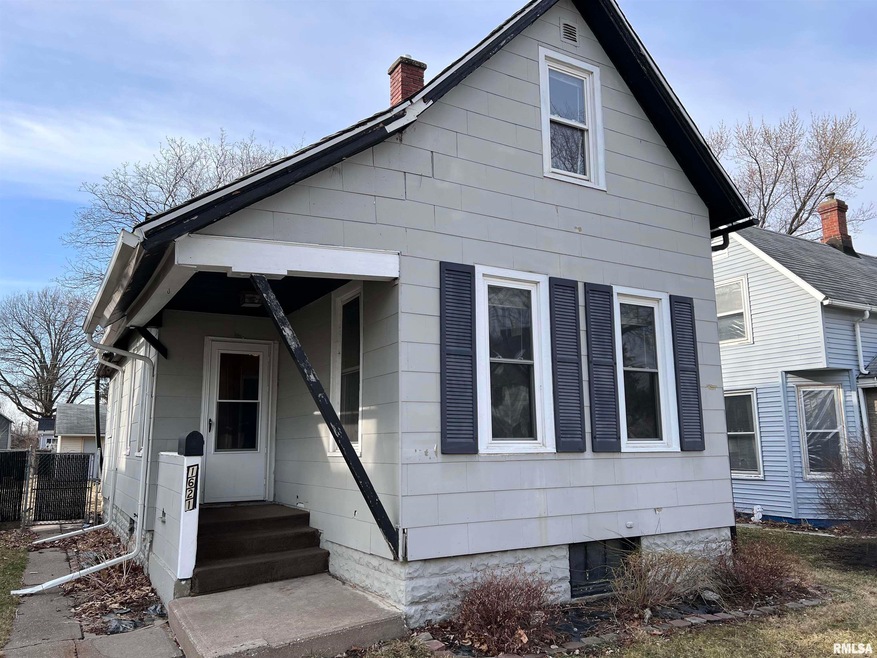 1621 W 7th St, Davenport, IA 52802 - photo 1