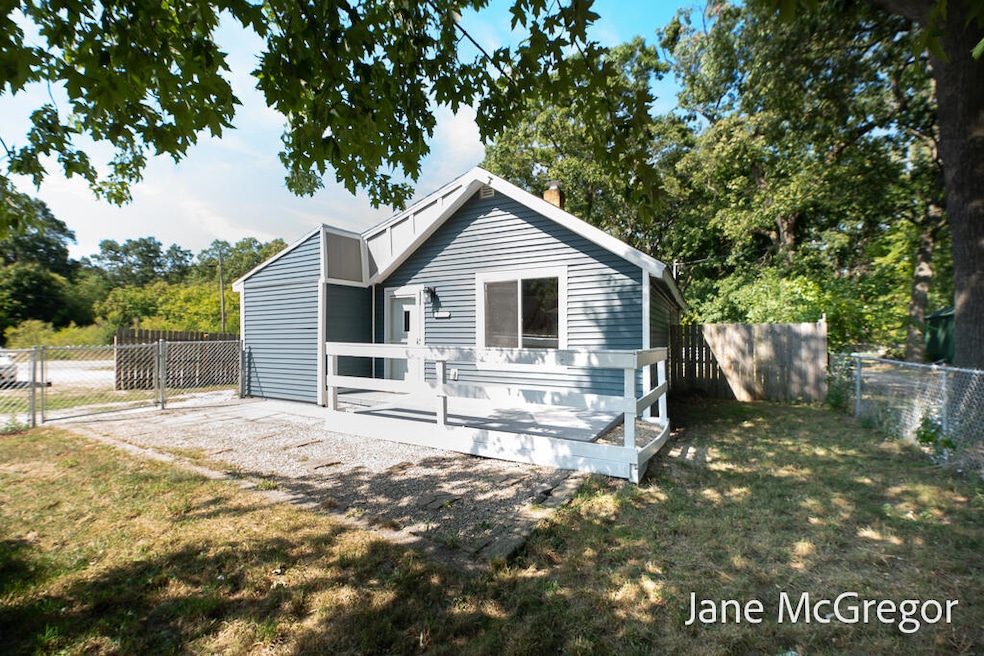 1312 E Broadway Ave, Norton Shores, MI 49444 - photo 1