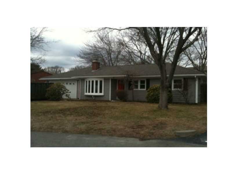 92 Duncan Cir, Warwick, RI 02886 - photo 1