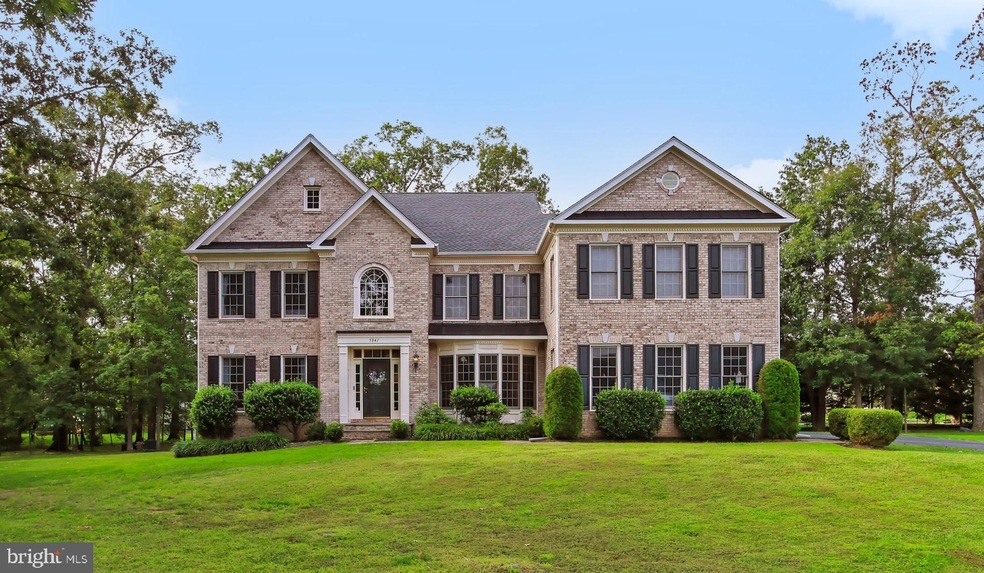 5841 Saddle Downs Place, Centreville, VA 20120 - photo 1