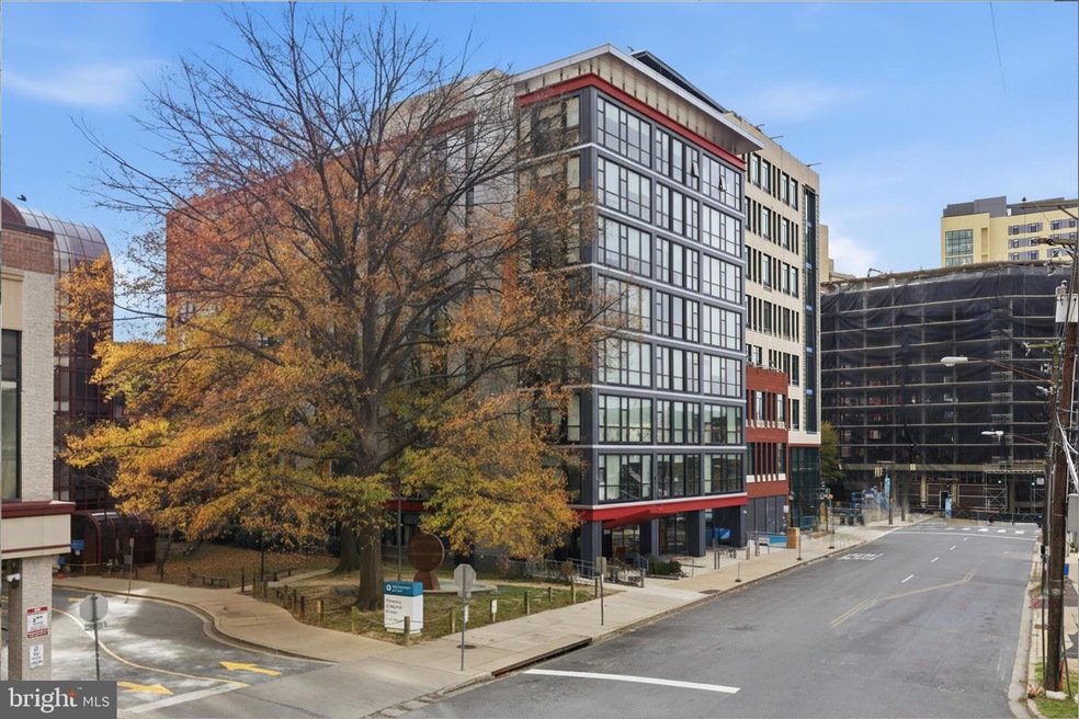 Octave 1320 unit 805, Silver Spring, MD 20910 - photo 1