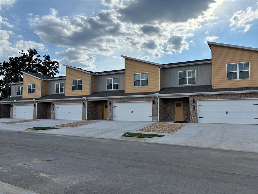 1038 Seaborn Way, Pea Ridge, AR 72751 - photo 1