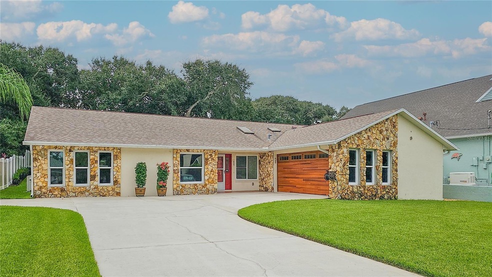 809 E 19th Ave, New Smyrna Beach, FL 32169 - photo 1