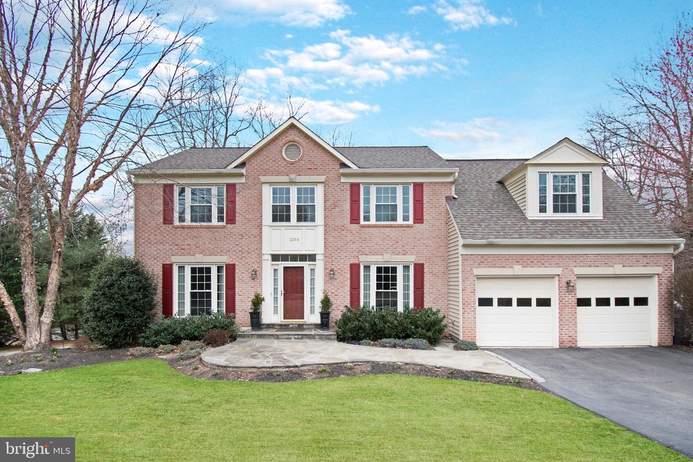 1256 Rowland Dr, Herndon, VA 20170 - photo 1