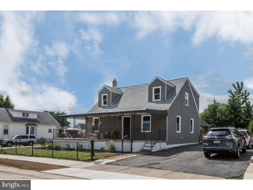 301 Marlin St, Folsom, PA 19033 - photo 1