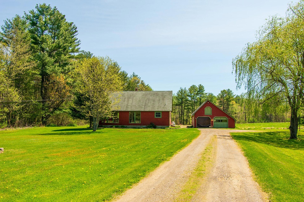33 Hunt Road, Vassalboro