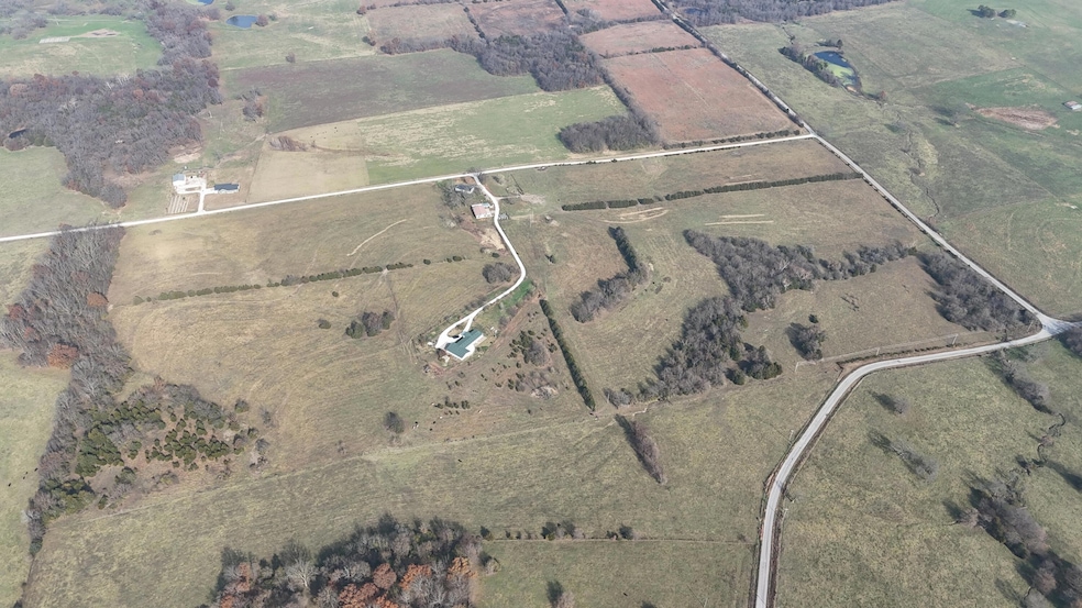 1672 E 355th Rd, Cherkee Hmstd, MO 65613 - photo 1