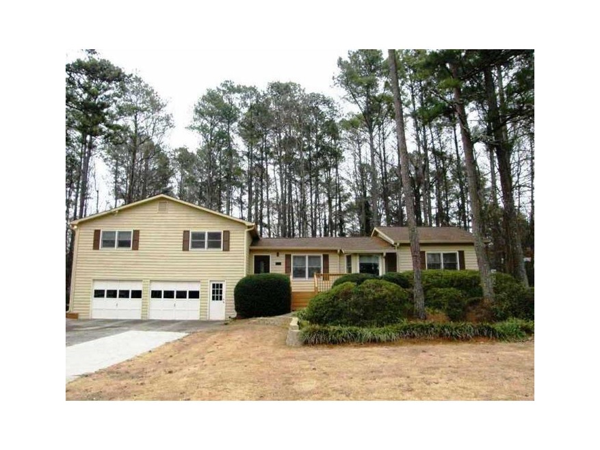 Exterior Front. Great curb appeal!  Nearly new roo