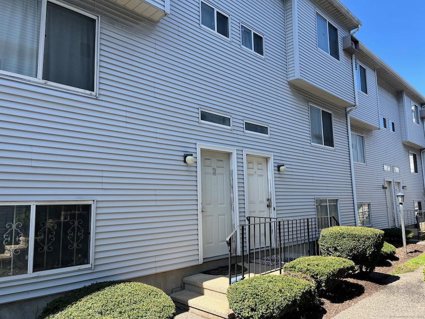7 Piave St unit 13, Stamford, CT 06902 - photo 1