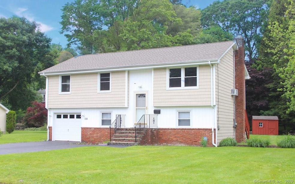38 Barmore Dr W, Stamford, CT 06905 - photo 1
