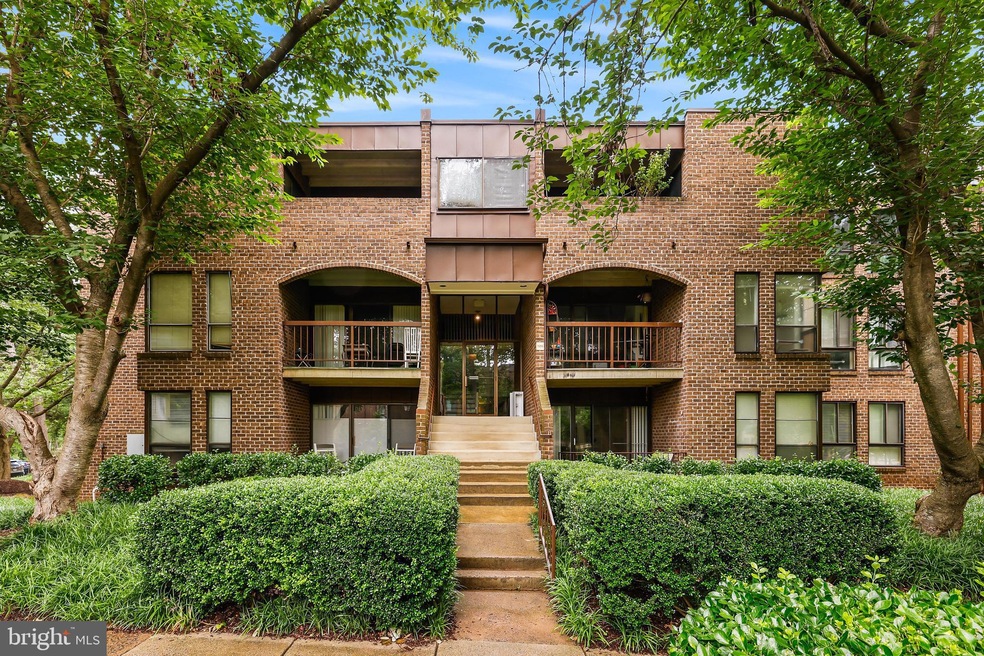 Chestnut Grove Condominiums unit 343, Reston, VA 20190 - photo 1