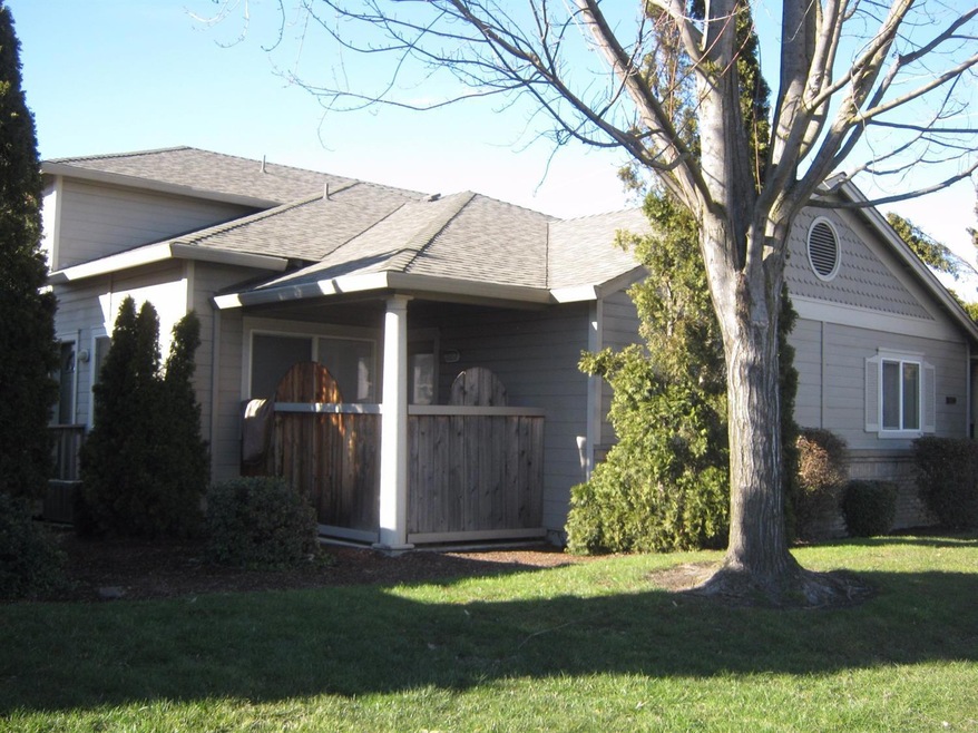 1237 Springbrook Rd, Medford, OR 97504 - photo 1