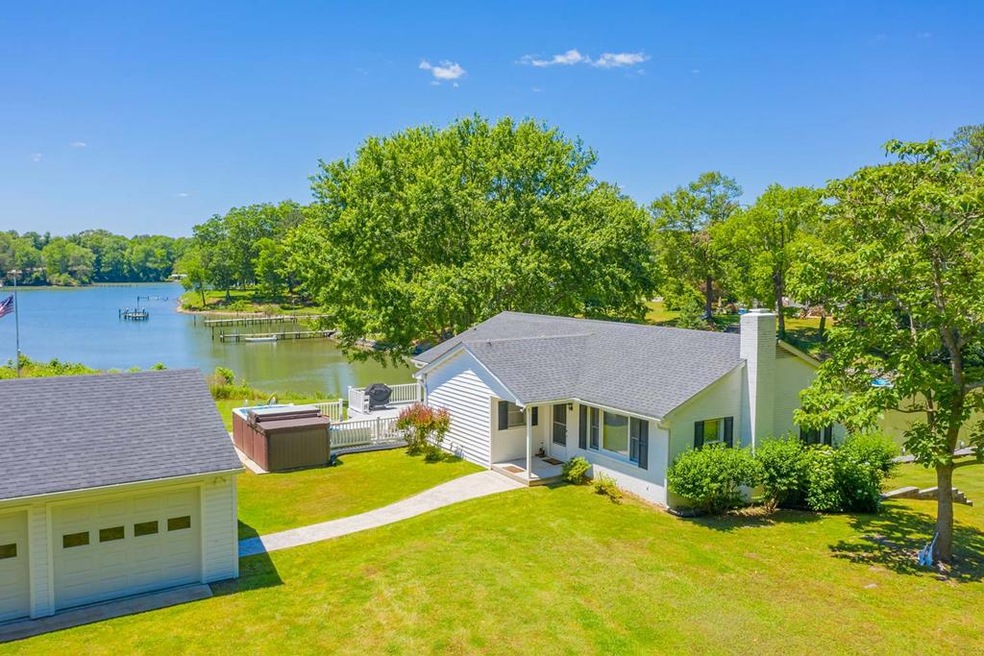 174 Carters Cove Dr, Weems, VA 22576 - photo 1