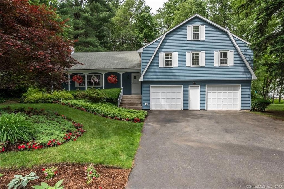 23 Horseshoe Circle is a lovely Split Level Home, 