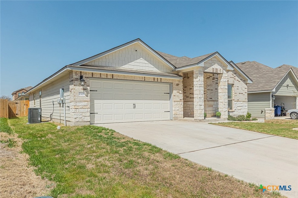 2325 Aylesbury Dr, Copperas Cove, TX 76522 - photo 1