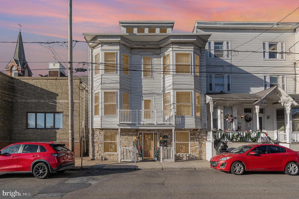 128-130 S Jardin St, Shenandoah, PA 17976 - photo 1