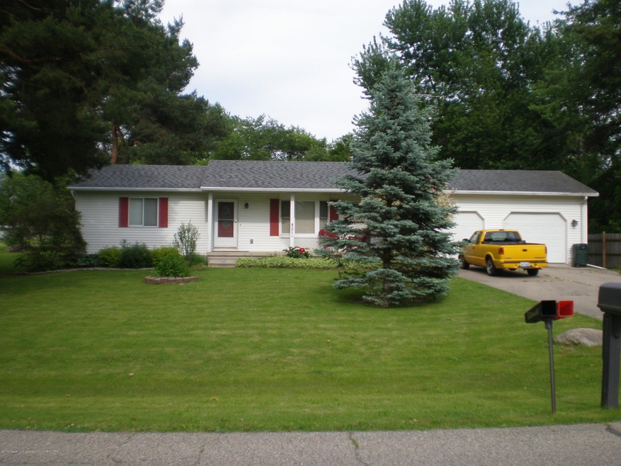 911 Dexter Dr, Lennon, MI 48449 - photo 1