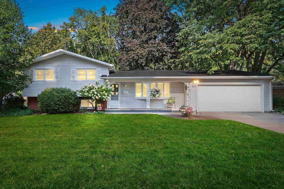 Under Contract $299,900