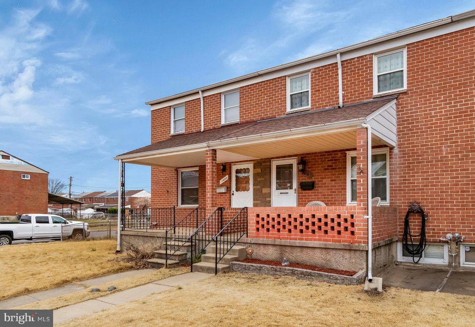 1002 Foxcroft Ln, Essex, MD 21221 - photo 1