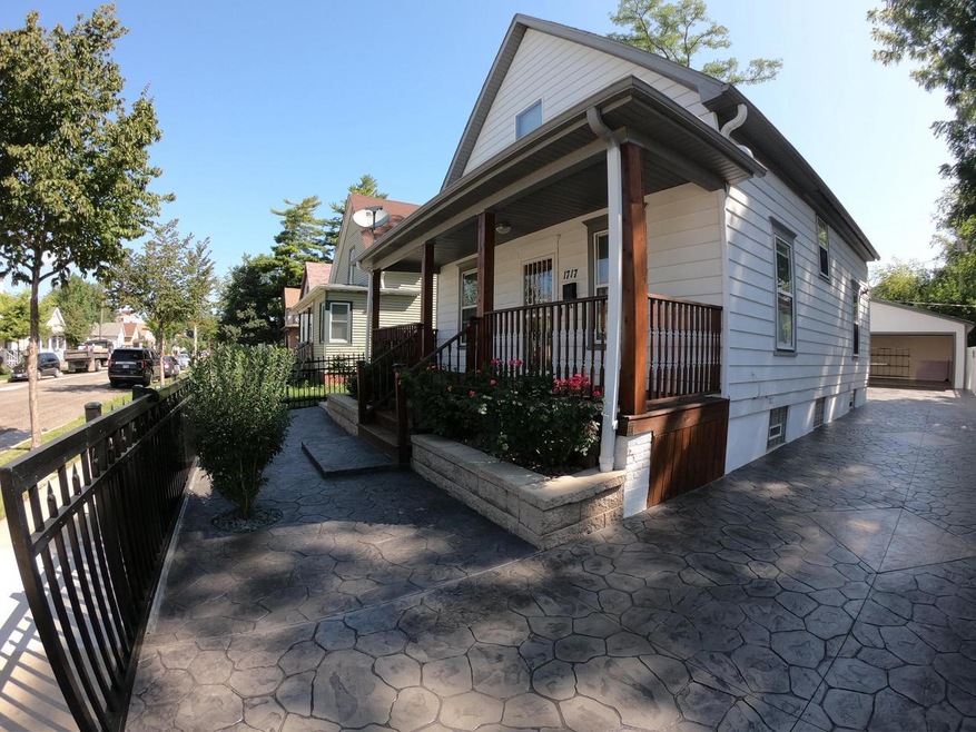 House Sidewalk view