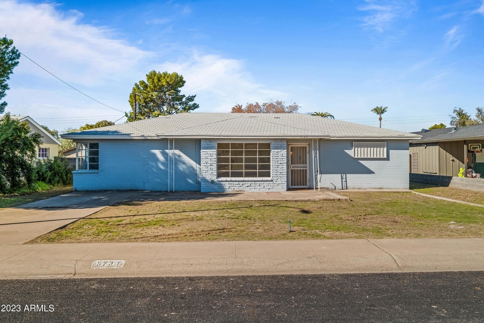 Uptown Phx Gem at 5730 N. 11th Pl