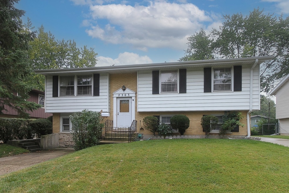 2303 Oak Ln, Rolling Meadows, IL 60008 - photo 1