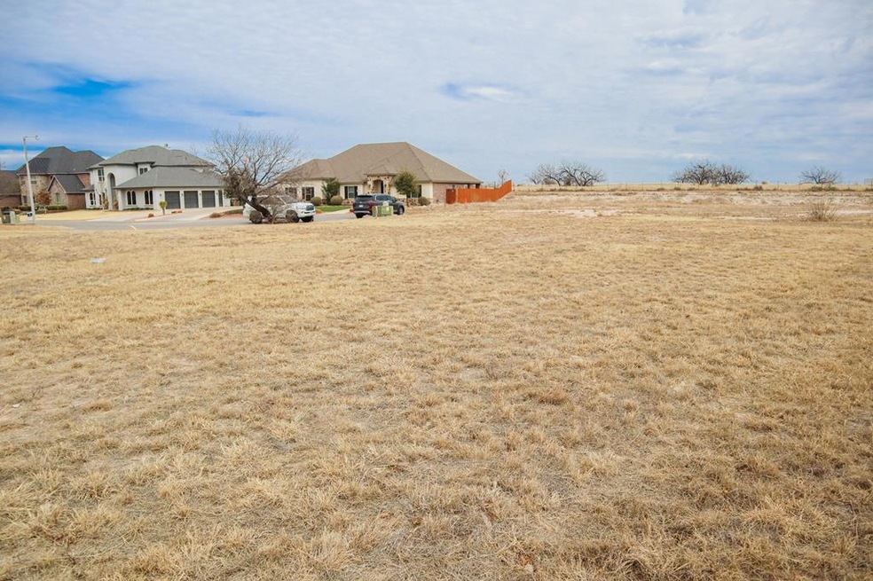 5545 Enclave Ct unit 14, San Angelo, TX 76904 - photo 1