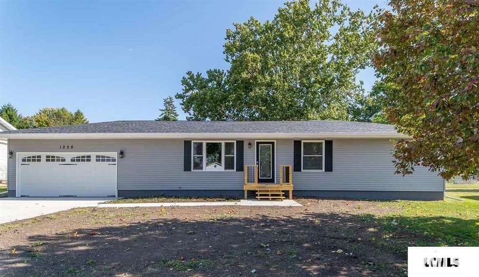 1228 Rutledge Dr, Lincoln, IL 62656 - photo 1