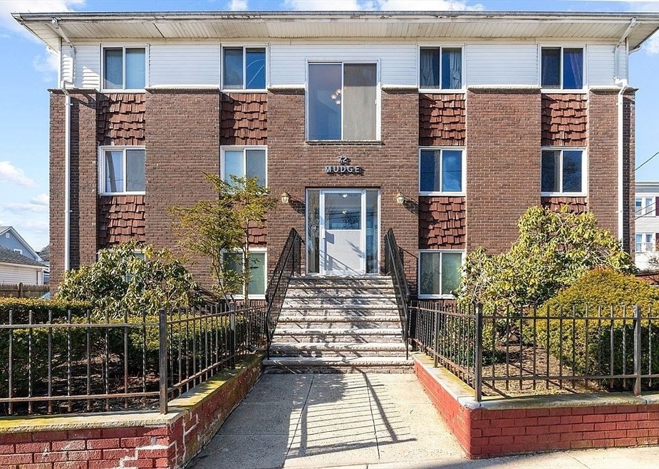 72 Mudge St unit 9, Lynn, MA 01902 - photo 1