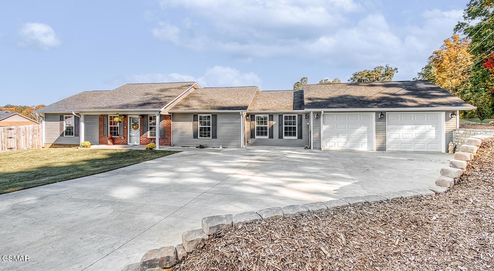 802 Quiet Oaks Way Dandridge-large-029-0
