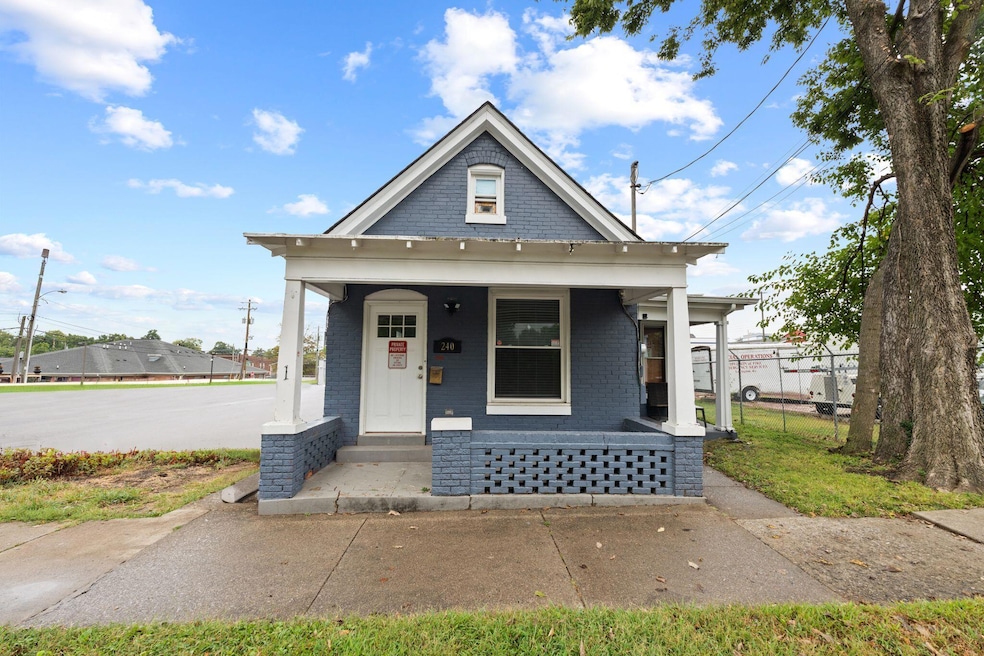 240 E Third St, Lexington, KY 40508 - photo 1
