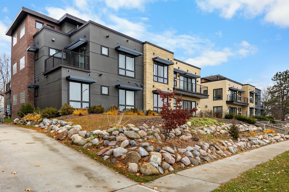 460 W Stadium Blvd, Ann Arbor, MI 48103 - photo 1