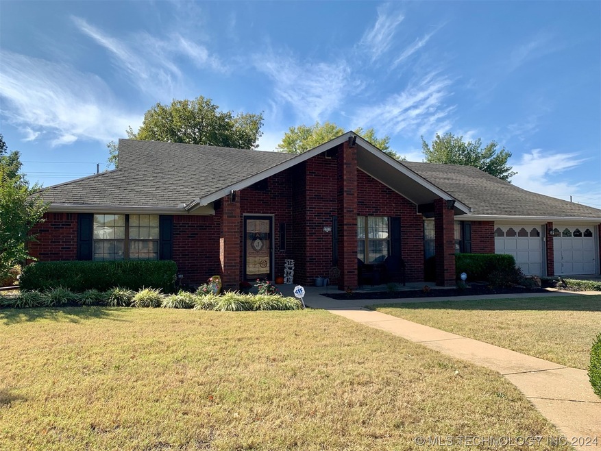 2701 Kensington Way, Bartlesville, OK 74006 - photo 1