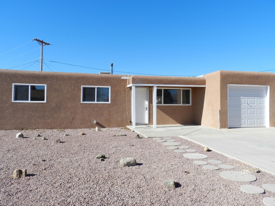 3507 Sierra Vista Dr, Farmington, NM 87402 - photo 1