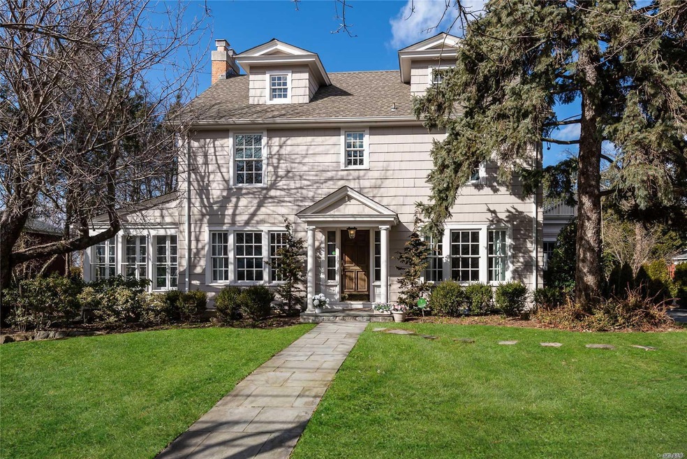 7 Murray Ave, Port Washington, NY 11050 - photo 1