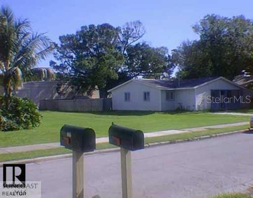 908 Plaza St, Clearwater, FL 33755 - photo 1