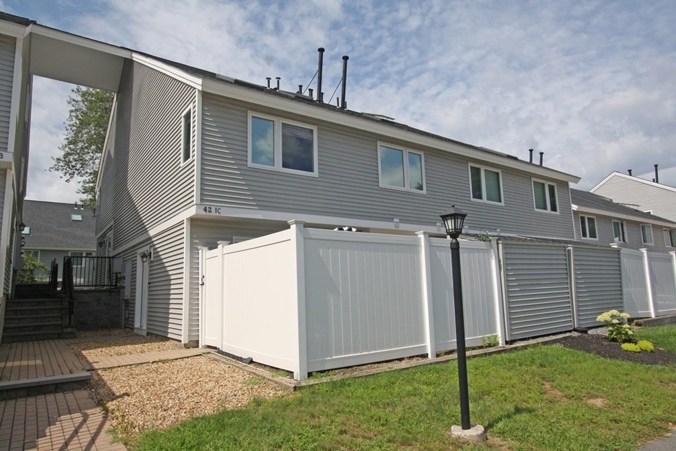 42 Meadow Pond Dr unit I, Leominster, MA 01453 - photo 1