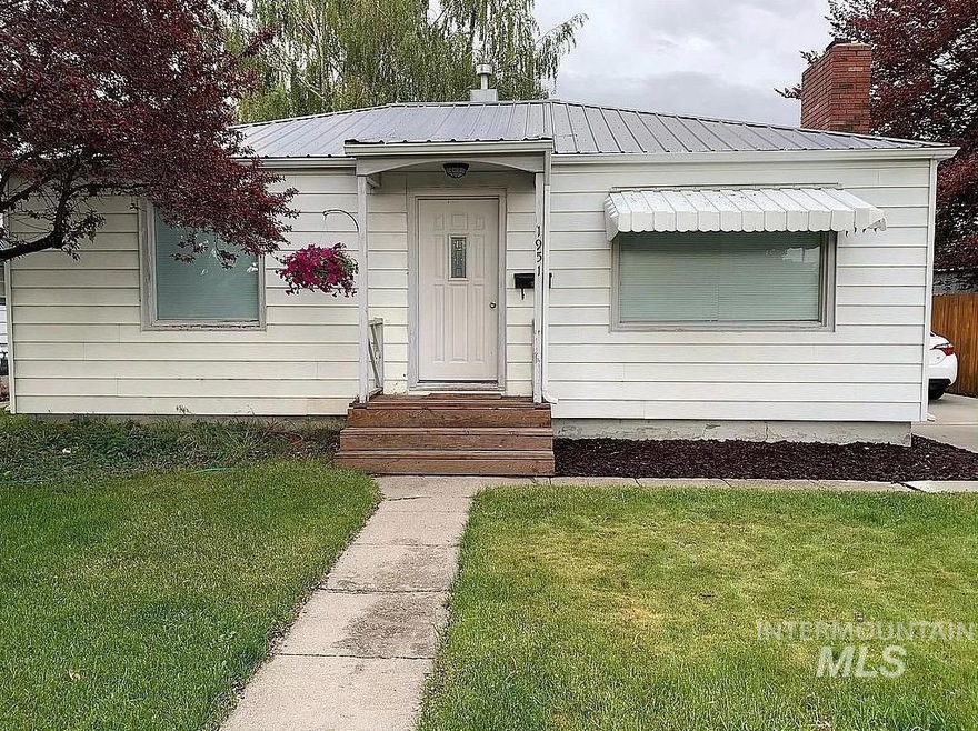 1951 Burton Ave, Burley, ID 83318 - photo 1
