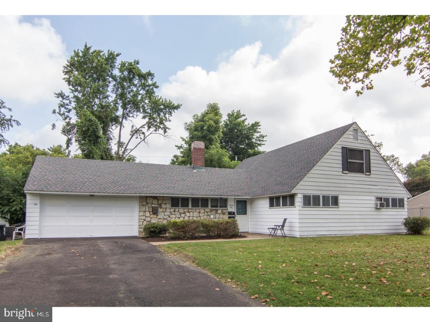 25 Spinythorn Rd, Levittown, PA 19056 - photo 1