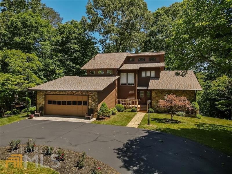 BEAUTIFUL PRIVATE ESTATE