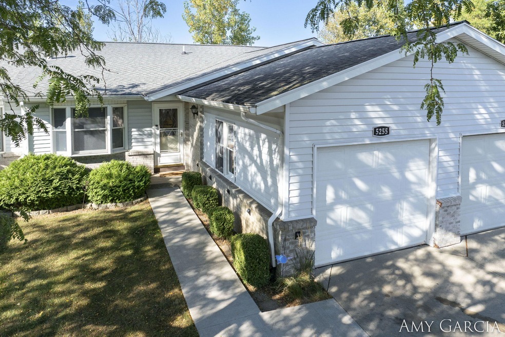 1-web-or-mls-5255-wade-st-se