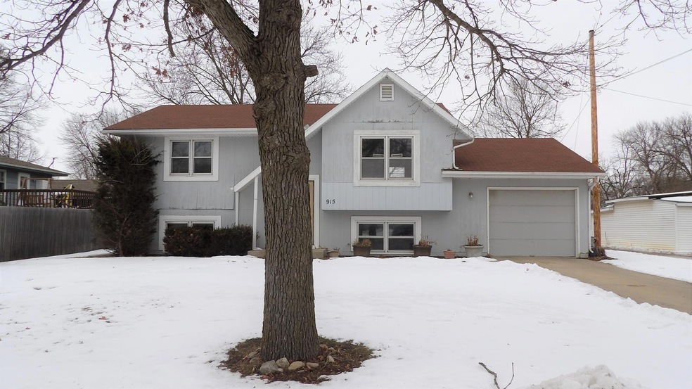 915 W 5th St, Boone