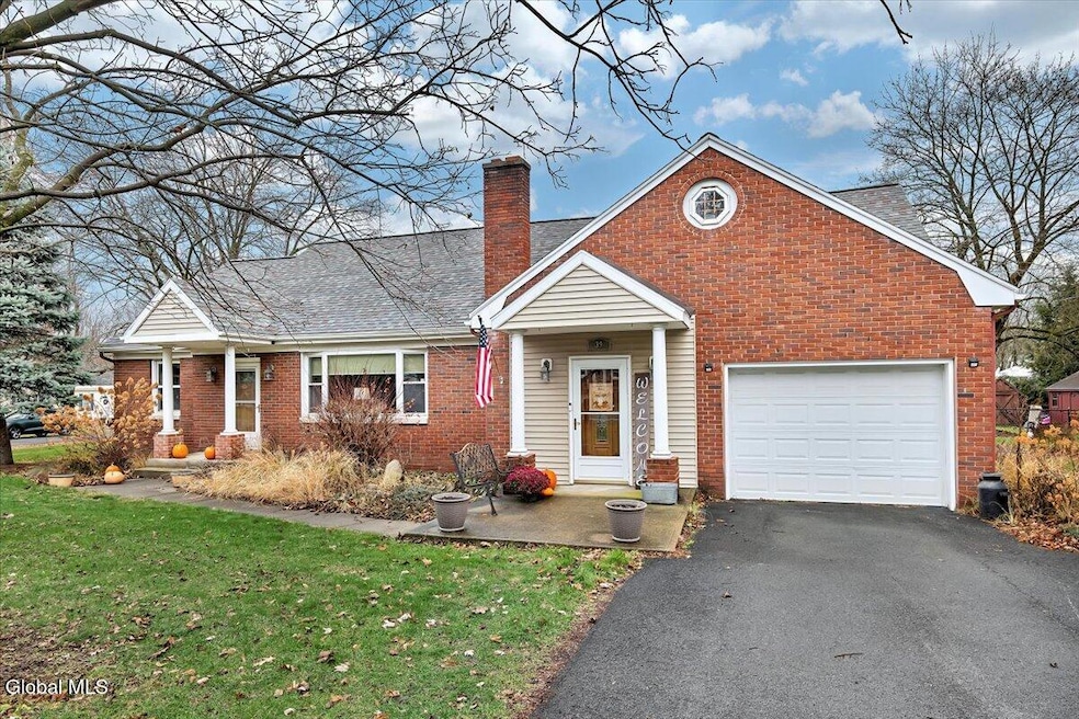 39 W Sand Lake Rd, Wynantskill, NY 12198 - photo 1