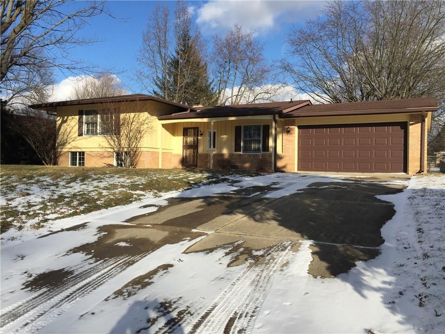 828 Bittersweet Ln, Anderson, IN 46011 - photo 1